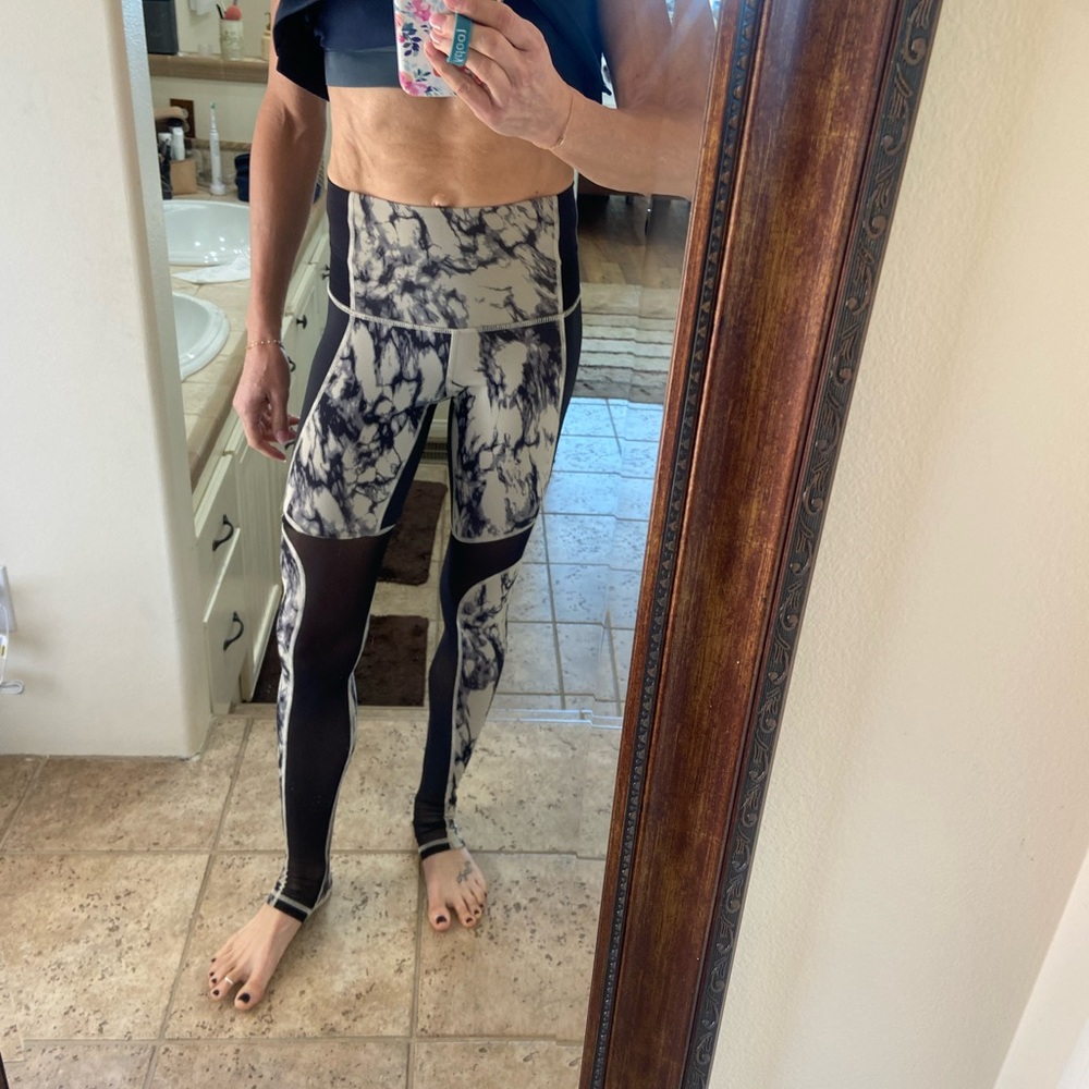 Lululemon high waisted leggings with mesh on legs